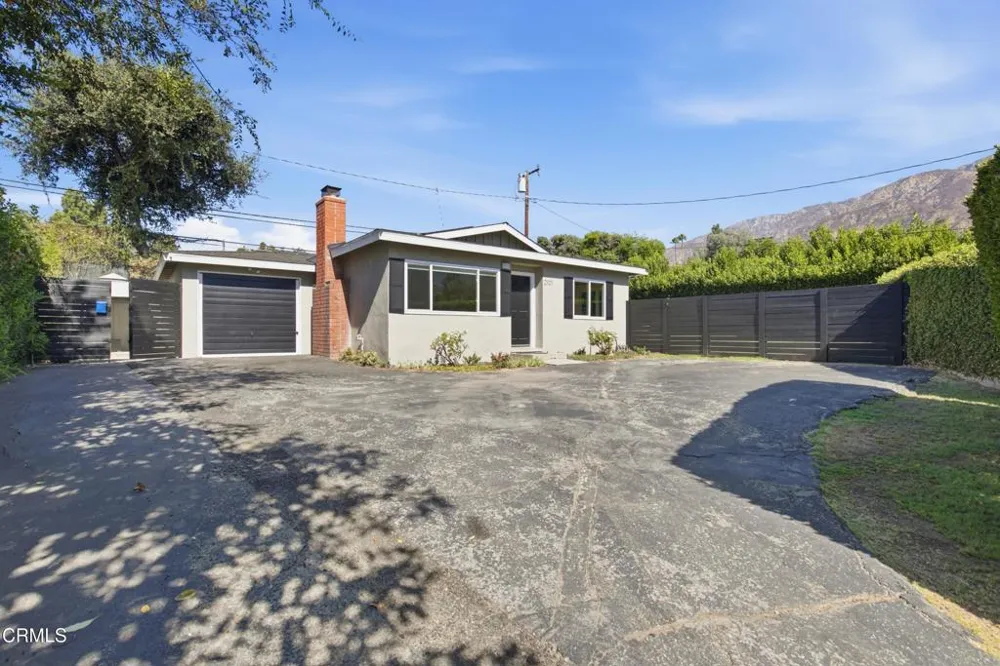 2101 Minoru Drive Altadena, CA 91001