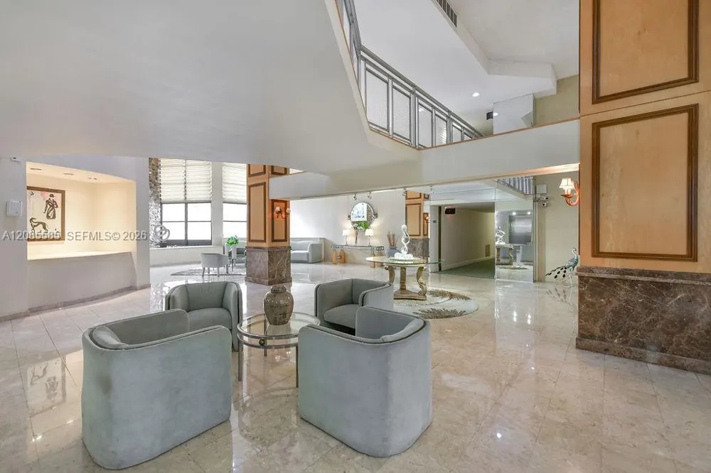 600 Parkview Dr #829 Hallandale Beach, FL 33009