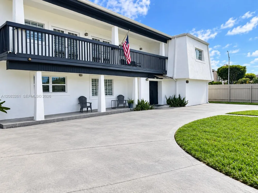 4120 NW 166th St Miami Gardens, FL 33054