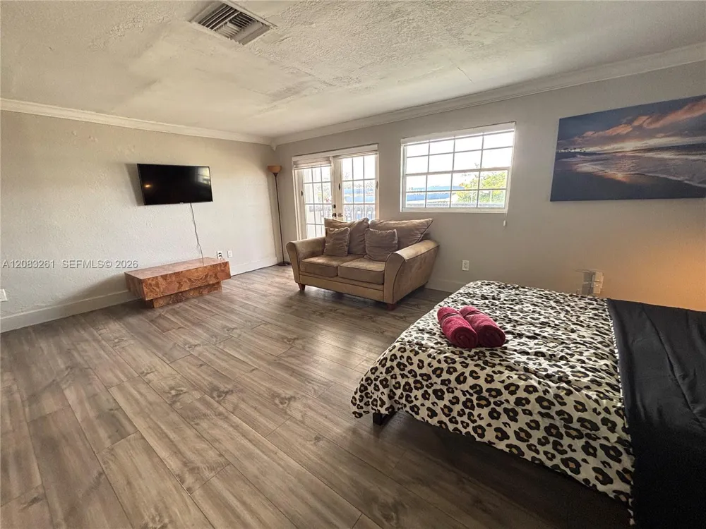 4120 NW 166th St Miami Gardens, FL 33054