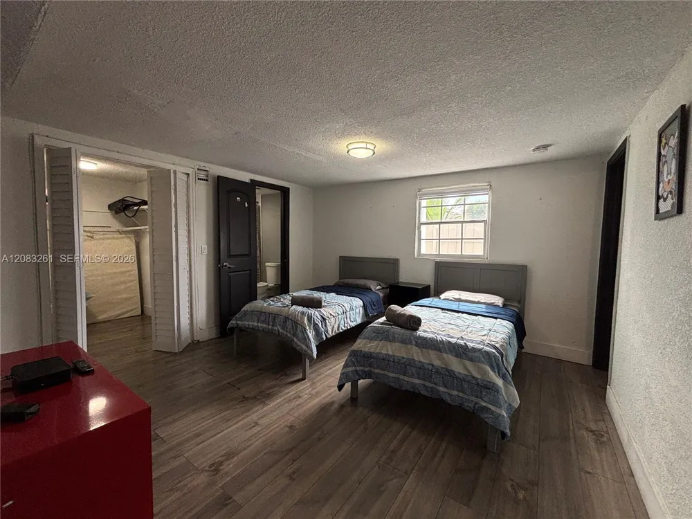 4120 NW 166th St Miami Gardens, FL 33054