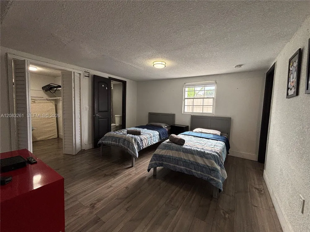 4120 NW 166th St Miami Gardens, FL 33054