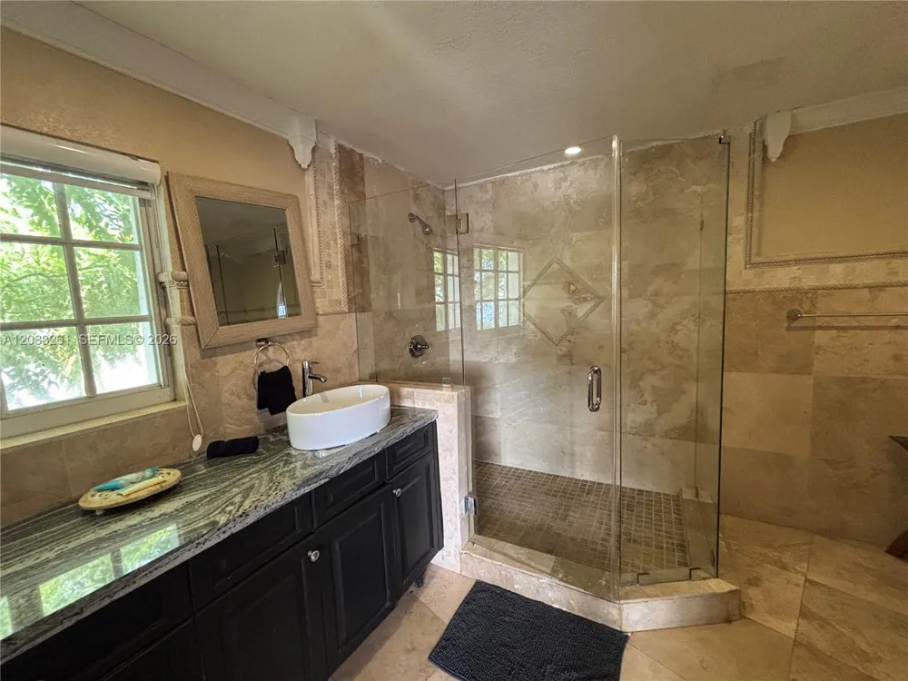 4120 NW 166th St Miami Gardens, FL 33054