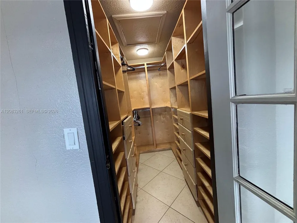 4120 NW 166th St Miami Gardens, FL 33054