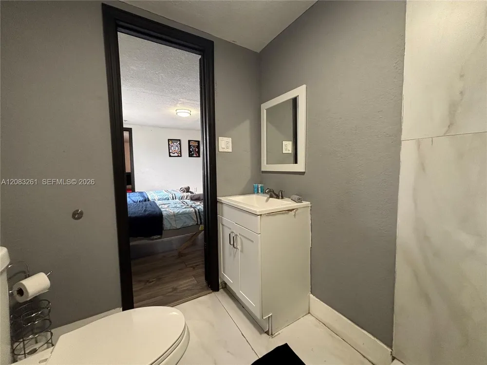 4120 NW 166th St Miami Gardens, FL 33054