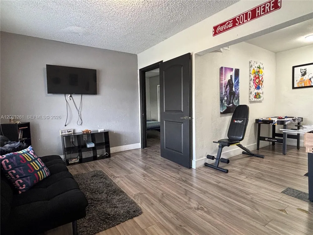 4120 NW 166th St Miami Gardens, FL 33054