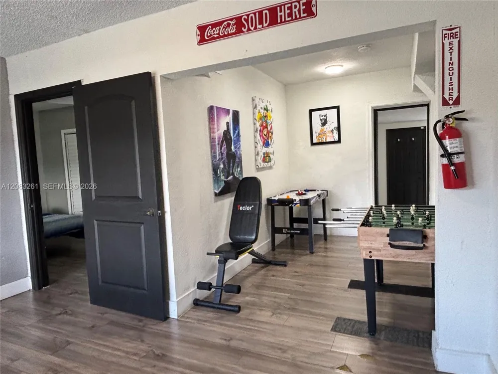 4120 NW 166th St Miami Gardens, FL 33054