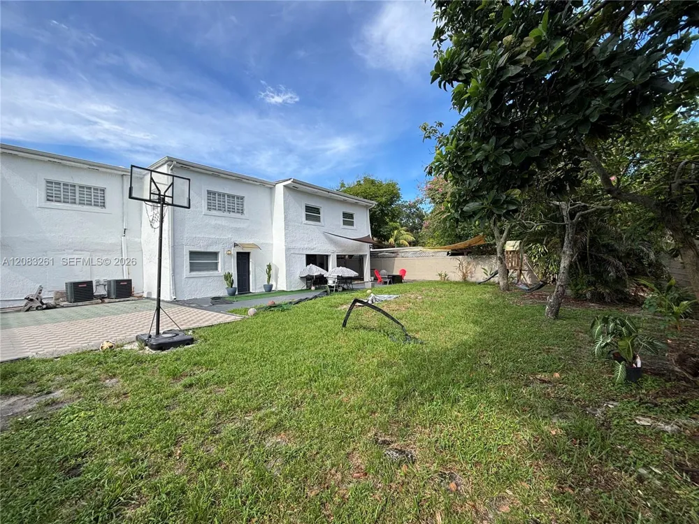 4120 NW 166th St Miami Gardens, FL 33054