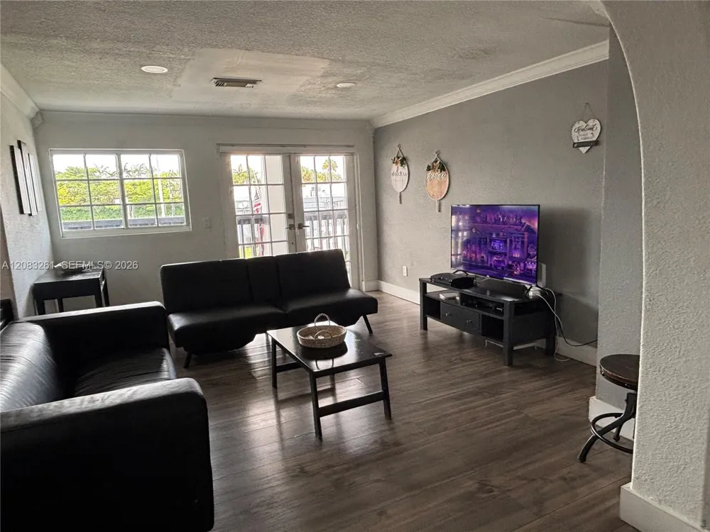 4120 NW 166th St Miami Gardens, FL 33054