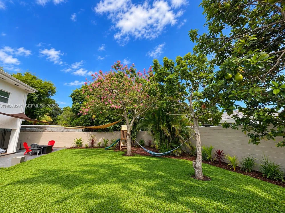 4120 NW 166th St Miami Gardens, FL 33054