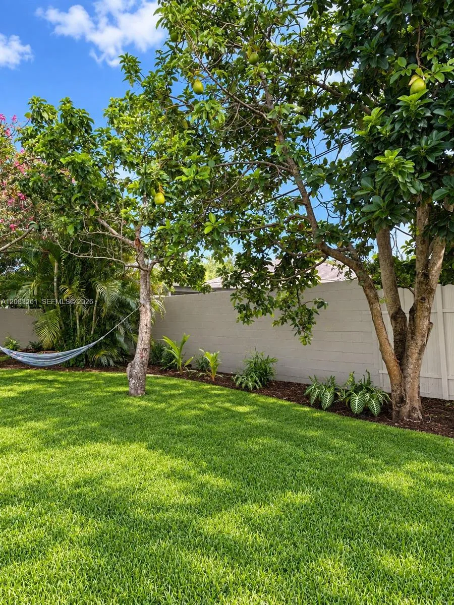4120 NW 166th St Miami Gardens, FL 33054