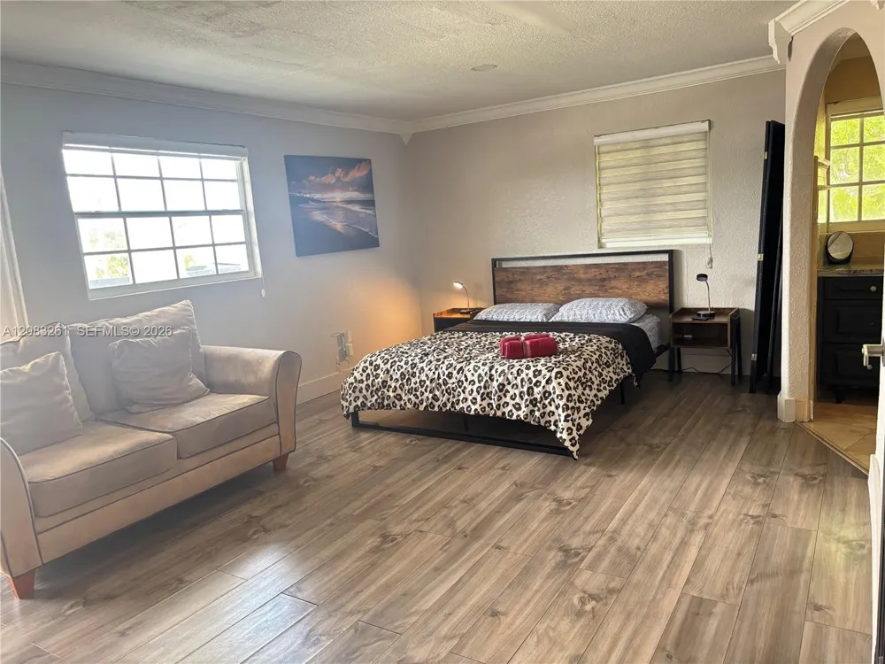 4120 NW 166th St Miami Gardens, FL 33054