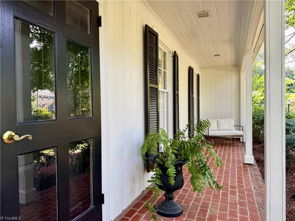 612 Peachtree Street Lexington, NC 27292
