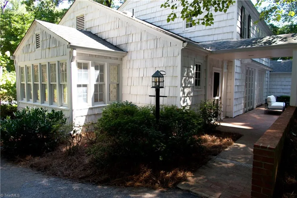 612 Peachtree Street Lexington, NC 27292