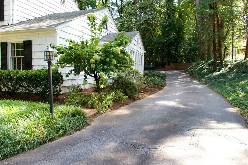 612 Peachtree Street Lexington, NC 27292