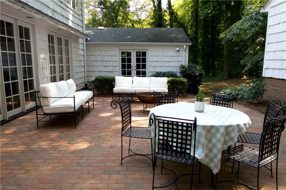 612 Peachtree Street Lexington, NC 27292