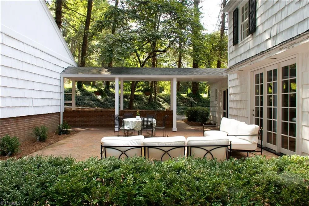 612 Peachtree Street Lexington, NC 27292