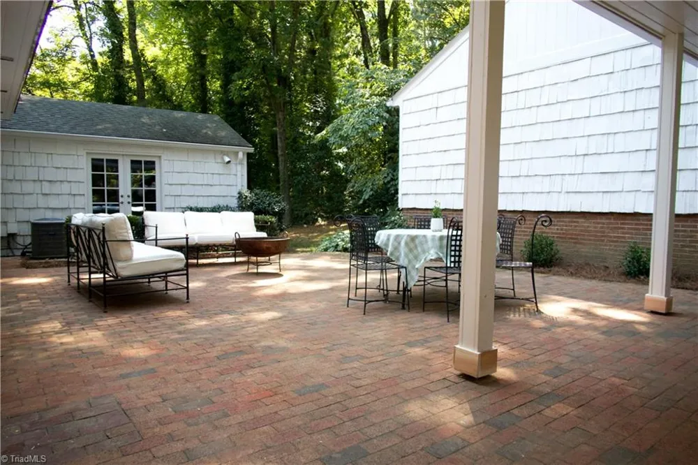 612 Peachtree Street Lexington, NC 27292