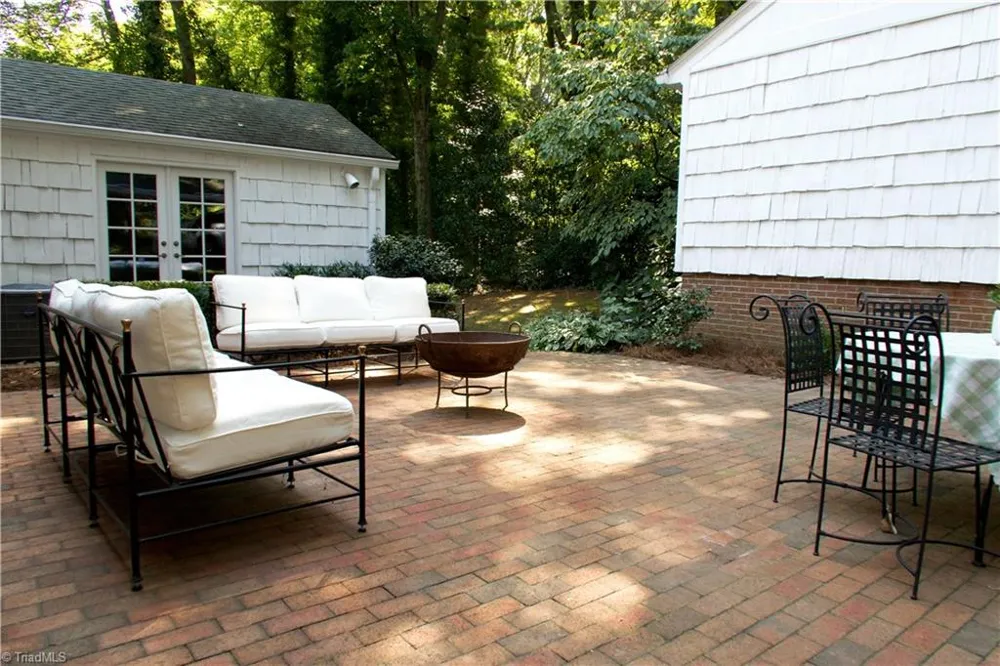 612 Peachtree Street Lexington, NC 27292