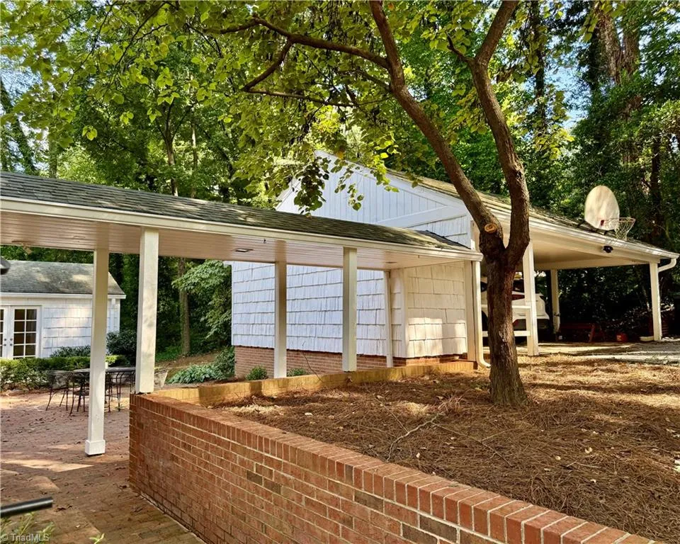 612 Peachtree Street Lexington, NC 27292