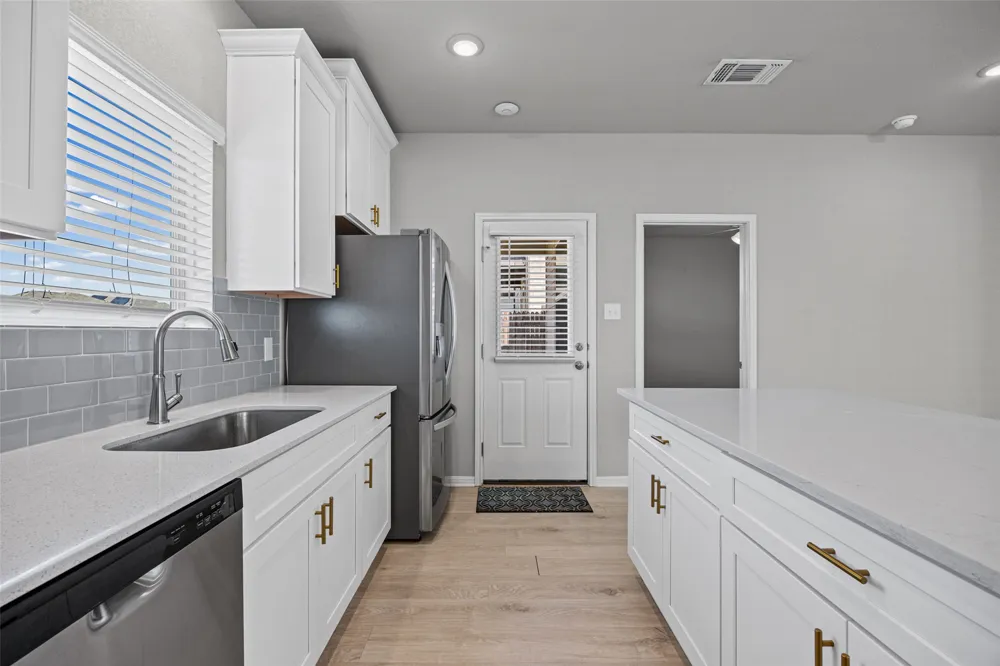 142 Goosewinged Drive Kyle, TX 78640