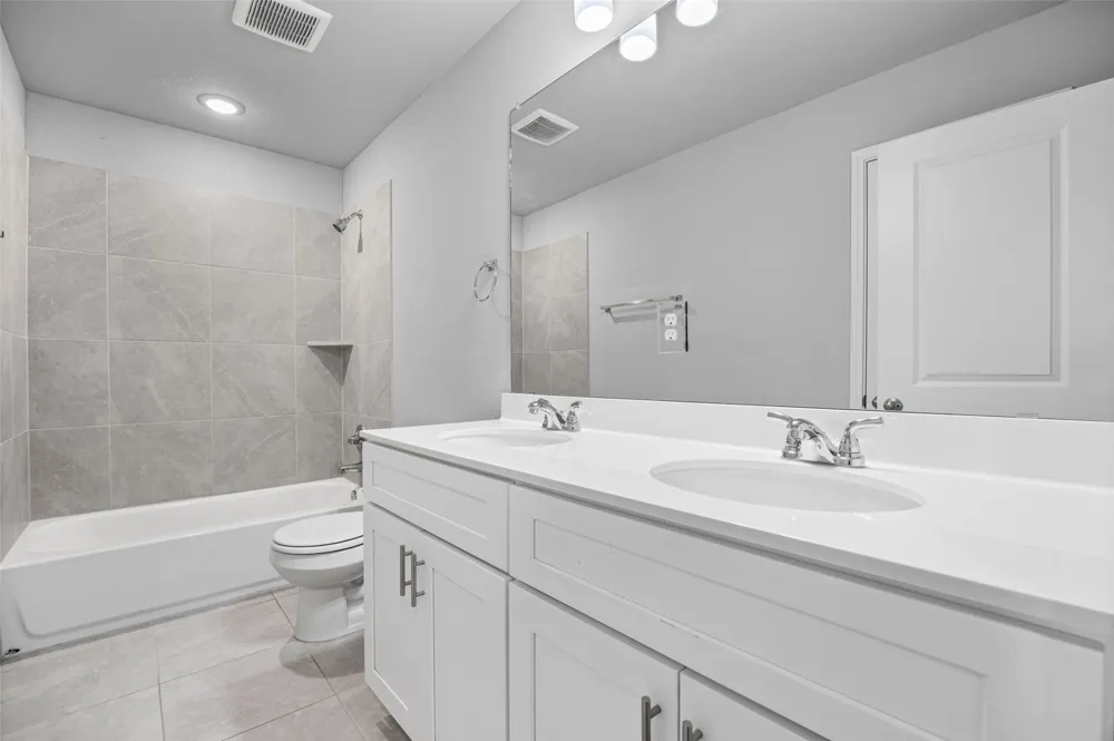 142 Goosewinged Drive Kyle, TX 78640