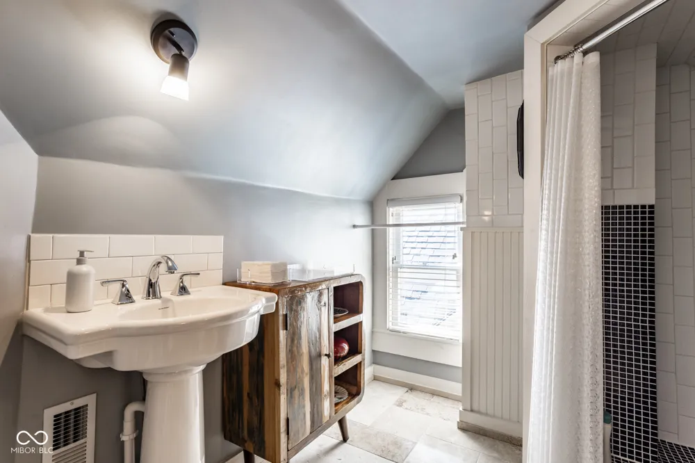 1928 Delaware Street Indianapolis, IN 46202
