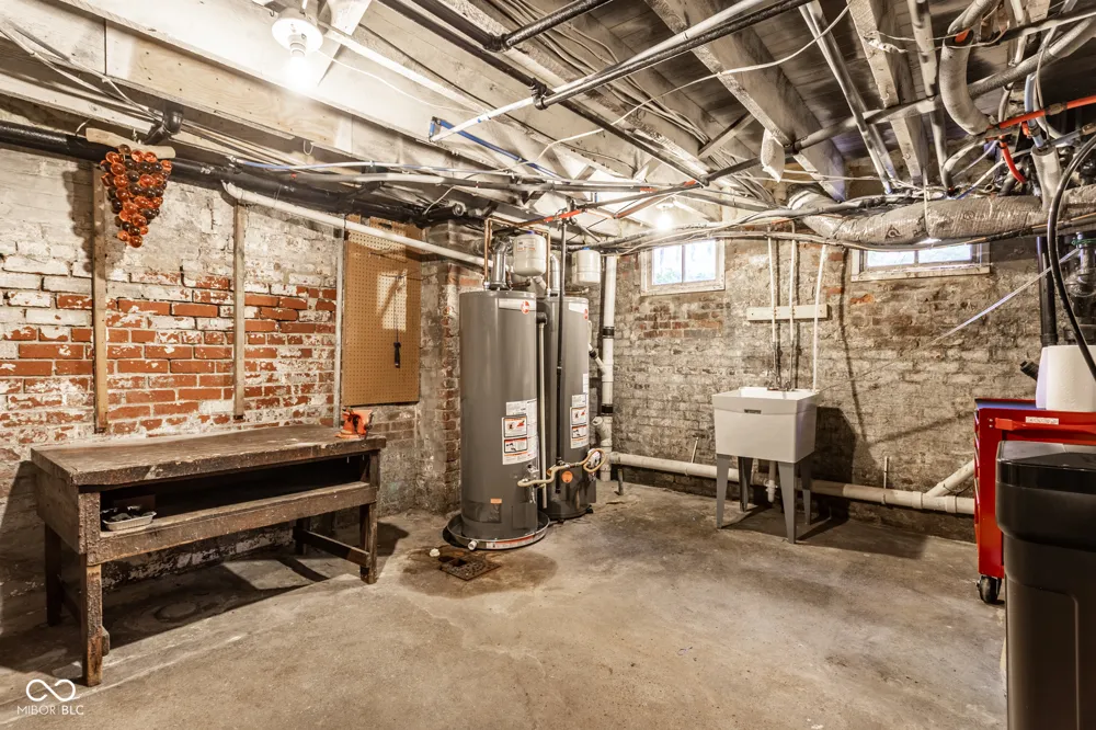 1928 Delaware Street Indianapolis, IN 46202