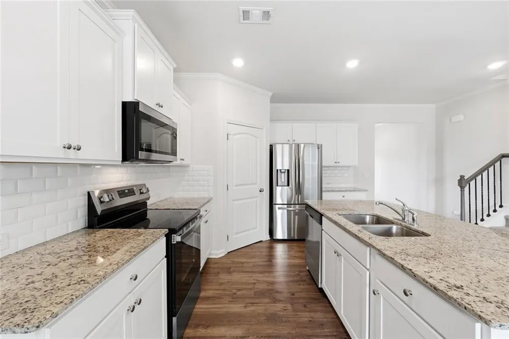 6000R Screech Owl Drive Flowery Branch, GA 30542
