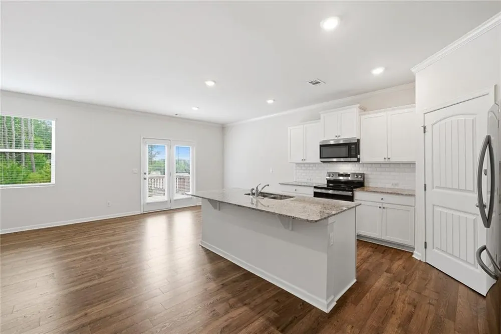 6000R Screech Owl Drive Flowery Branch, GA 30542