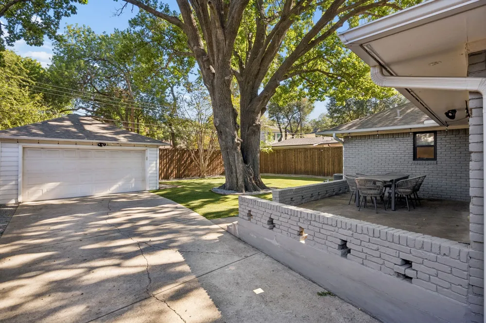 9815 Fitzroy Drive Dallas, TX 75238