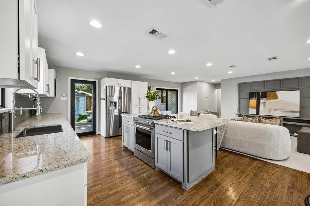 9815 Fitzroy Drive Dallas, TX 75238
