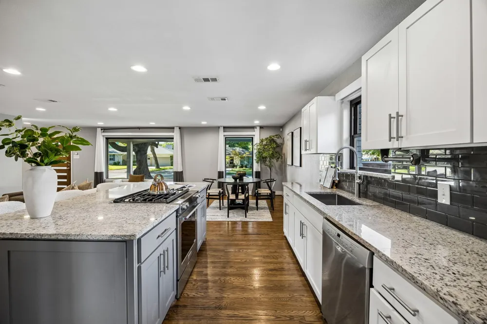 9815 Fitzroy Drive Dallas, TX 75238