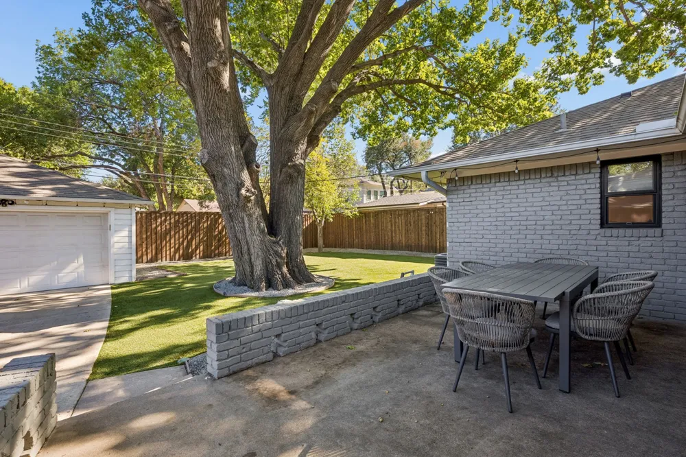 9815 Fitzroy Drive Dallas, TX 75238