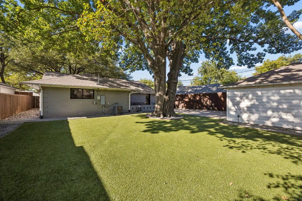 9815 Fitzroy Drive Dallas, TX 75238