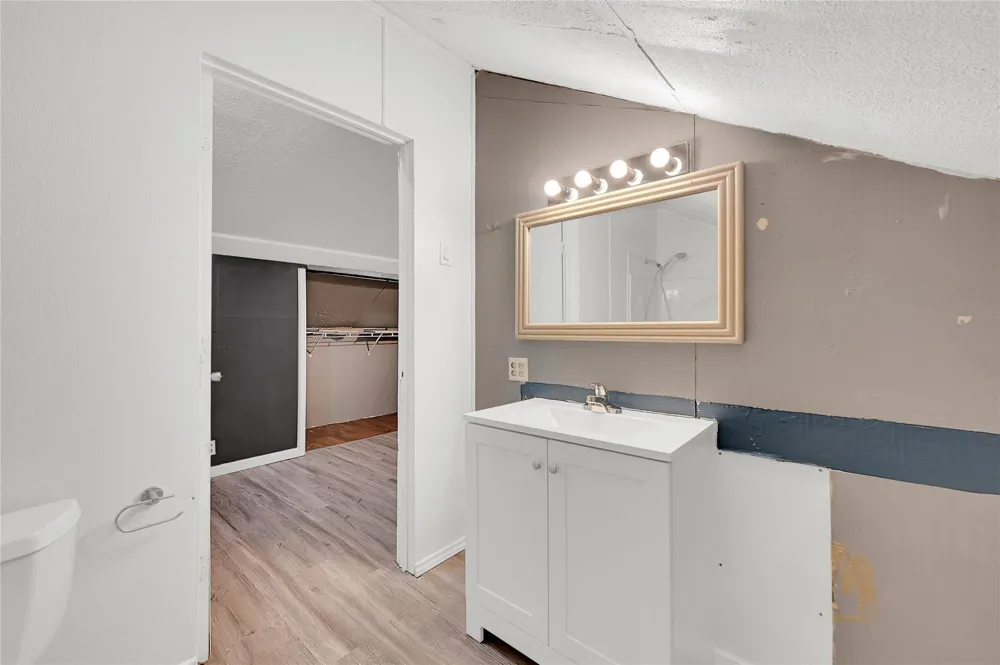 310 Rock Island Street #4 Angleton, TX 77515