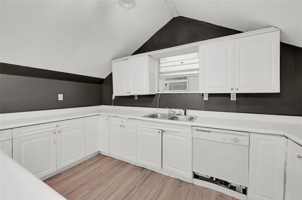 310 Rock Island Street #4 Angleton, TX 77515