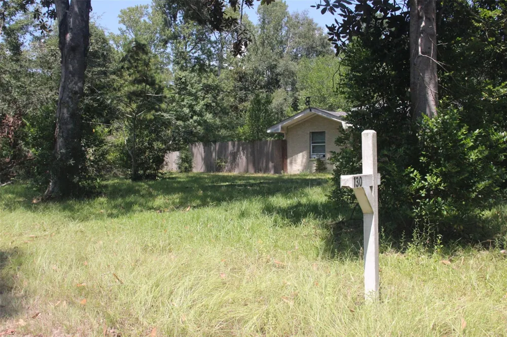 130 County Road 389 Cleveland, TX 77328