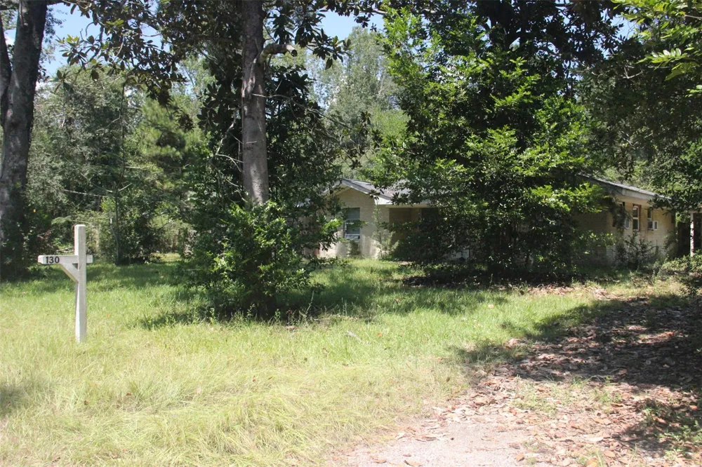 130 County Road 389 Cleveland, TX 77328