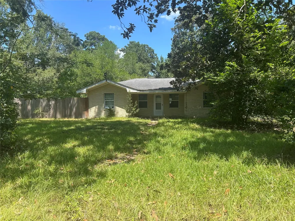 130 County Road 389 Cleveland, TX 77328