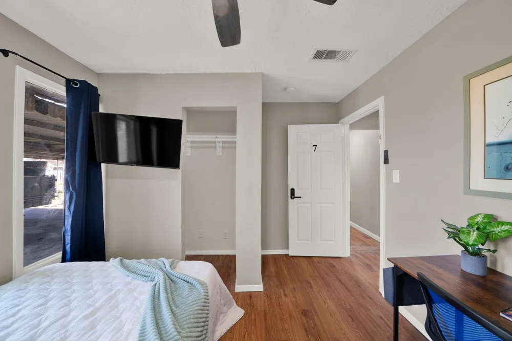 3826 Noah Street Houston, TX 77021