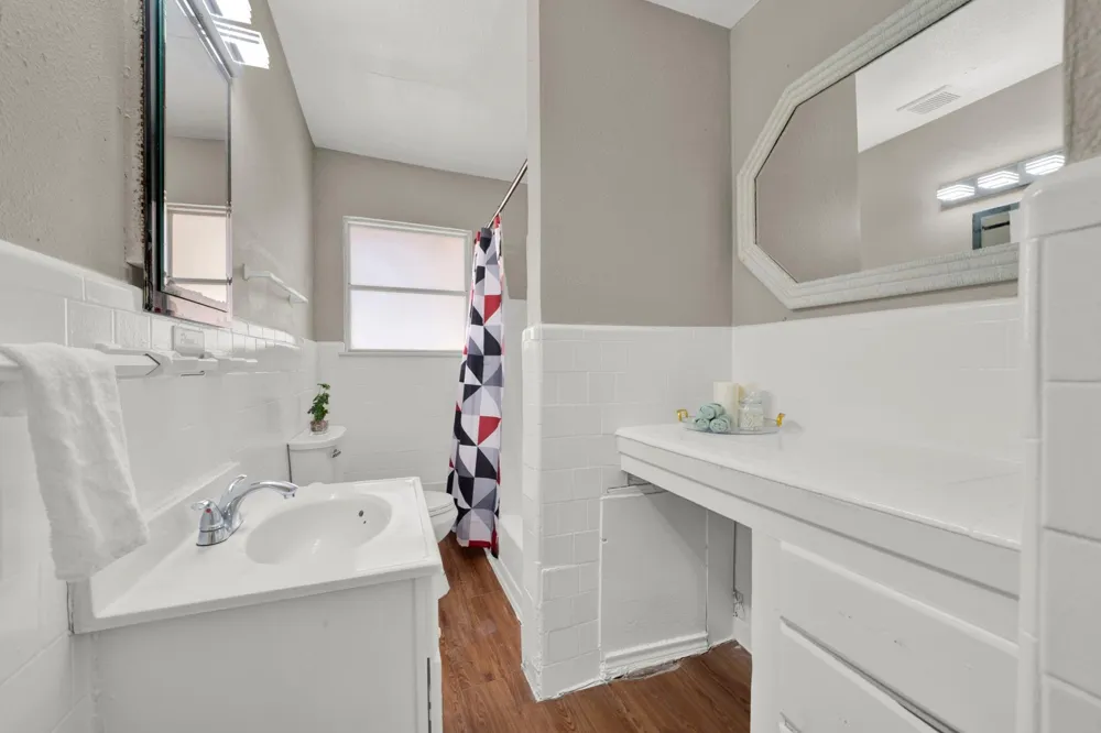 3826 Noah Street Houston, TX 77021