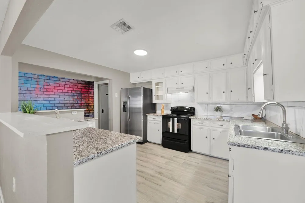 3826 Noah Street Houston, TX 77021