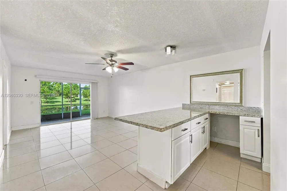 2431 SW 82nd Ave #103 Davie, FL 33324