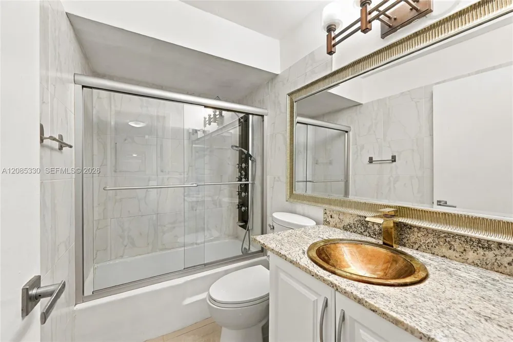 2431 SW 82nd Ave #103 Davie, FL 33324