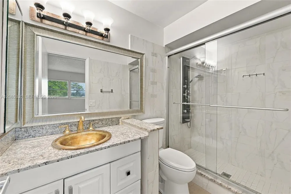 2431 SW 82nd Ave #103 Davie, FL 33324