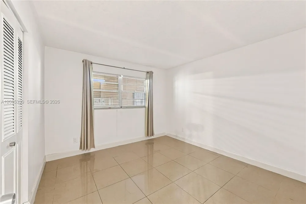 2431 SW 82nd Ave #103 Davie, FL 33324