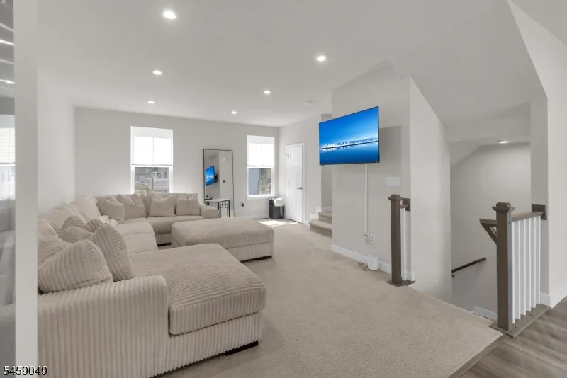 3 Saw Mill Cir Hackettstown Town, NJ 07840