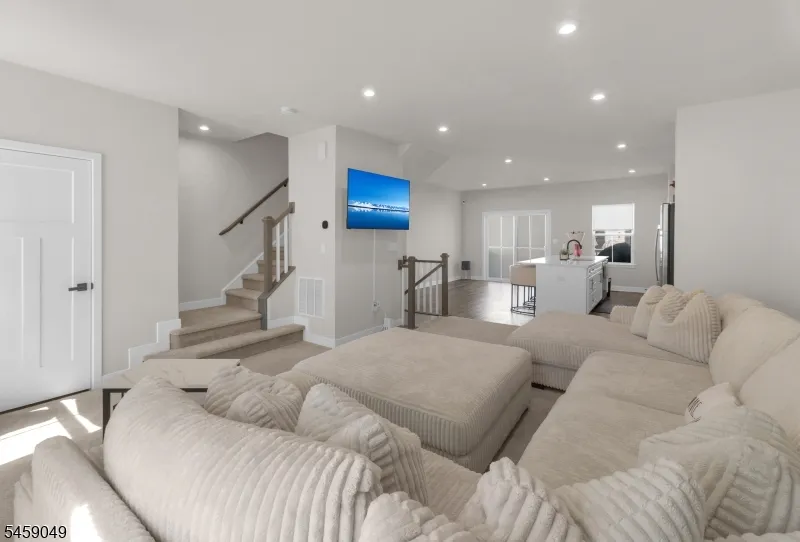 3 Saw Mill Cir Hackettstown Town, NJ 07840