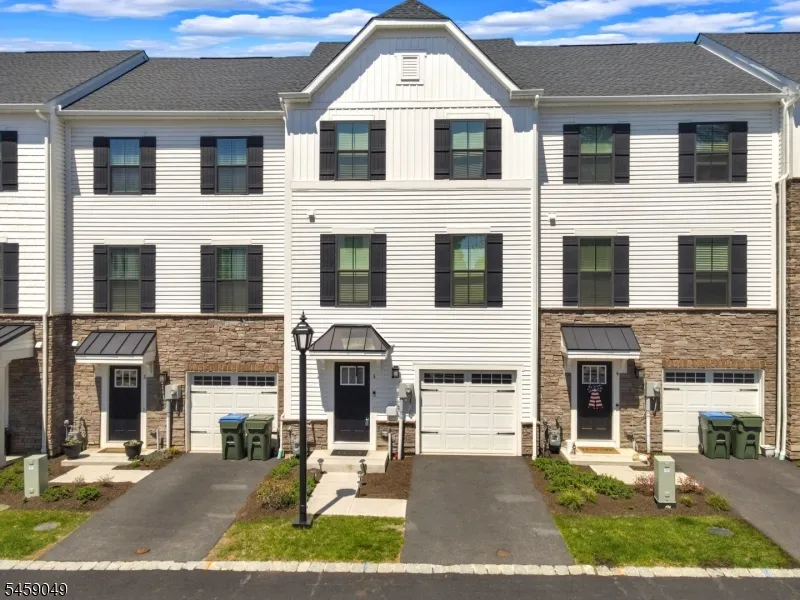 3 Saw Mill Cir Hackettstown Town, NJ 07840
